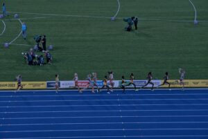 DSC07628 Womens 1500m Lara Muir leads home