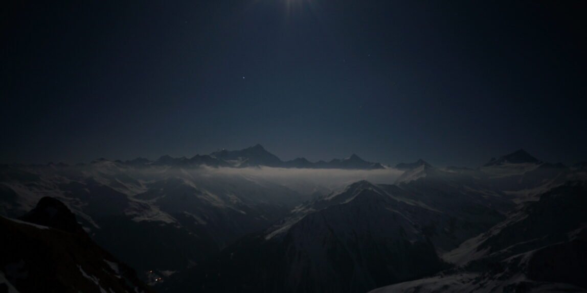 Moon over an inversion